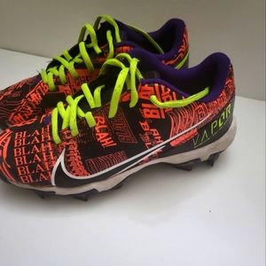 Boys Nike football cleats size 6